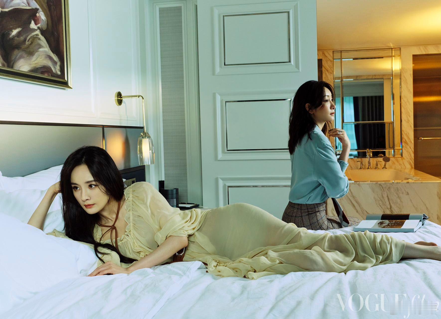 杨幂替秦海璐领奖是谁又被《生万物》组的感情暖到了！秦海璐突发高烧缺席爱奇艺尖叫之