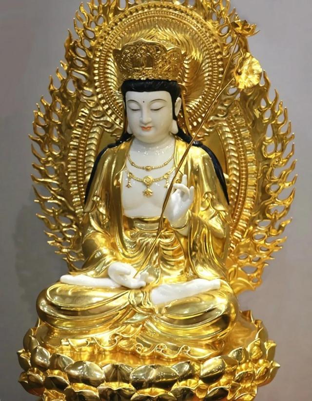 #大势至菩萨名称的由来#
大势至菩萨，那么这位佛菩萨为什么会被称为大势至菩萨呢？