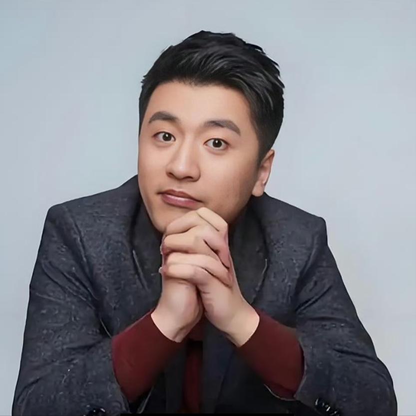 刷到一句戳心吐槽，瞬间看破世间双标：过了25岁，就总被旁人念叨“年纪大了，干啥都