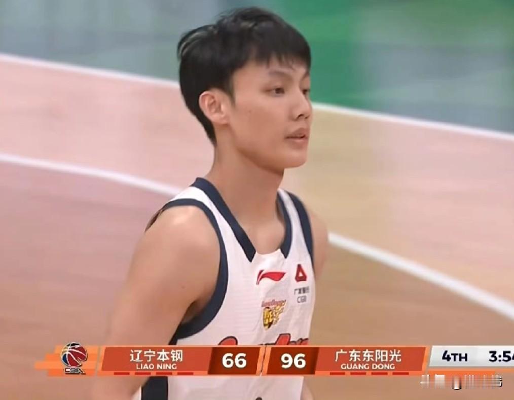 值得！萨林杰谈徐杰：

“他是首周全明星的票王。”

“实至名归。”

“徐杰拥