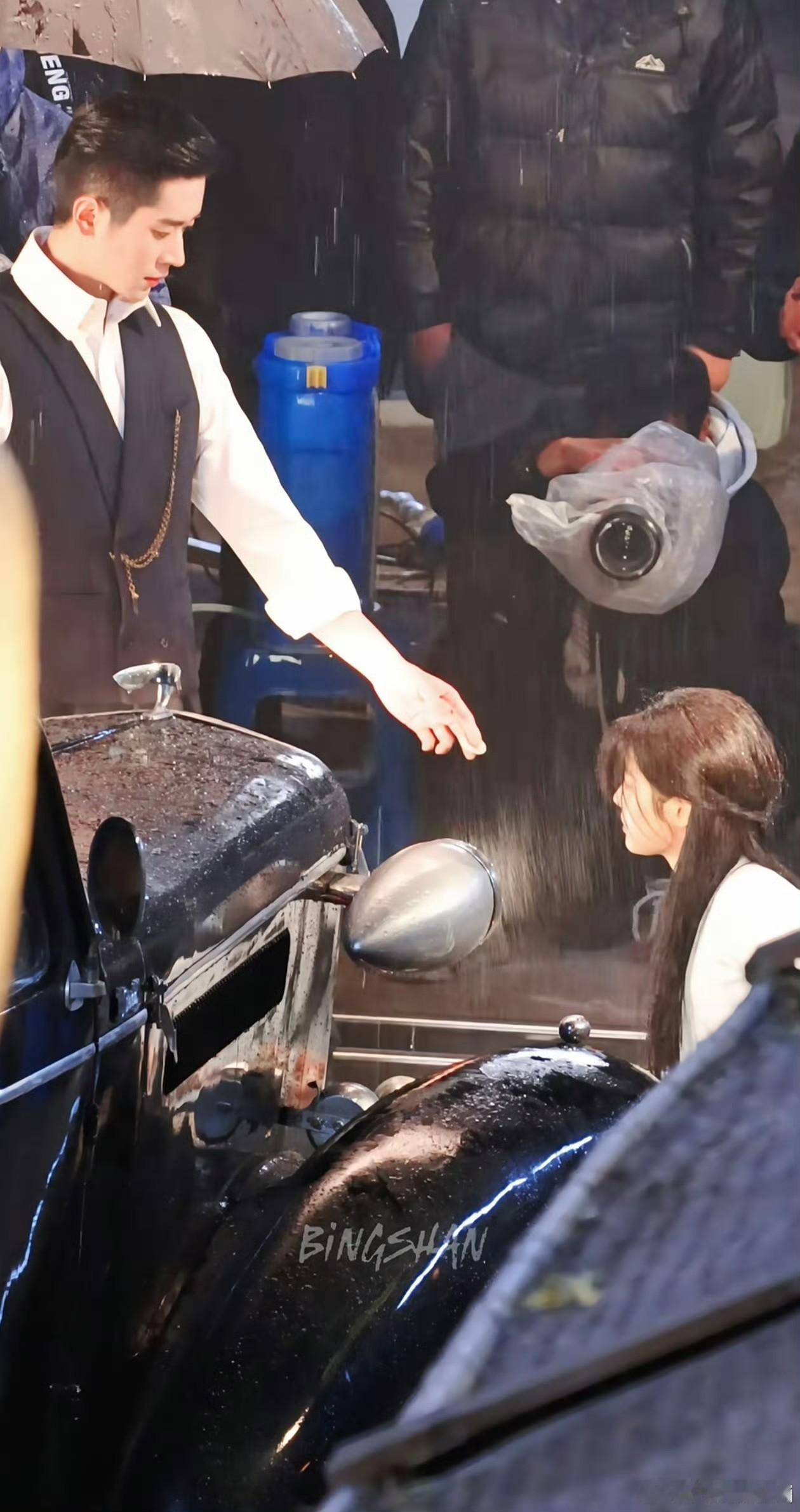 这次是真的阴湿男吻上破碎女了 这段初遇片段直接锁死！循环播放一整天都不够，每一帧