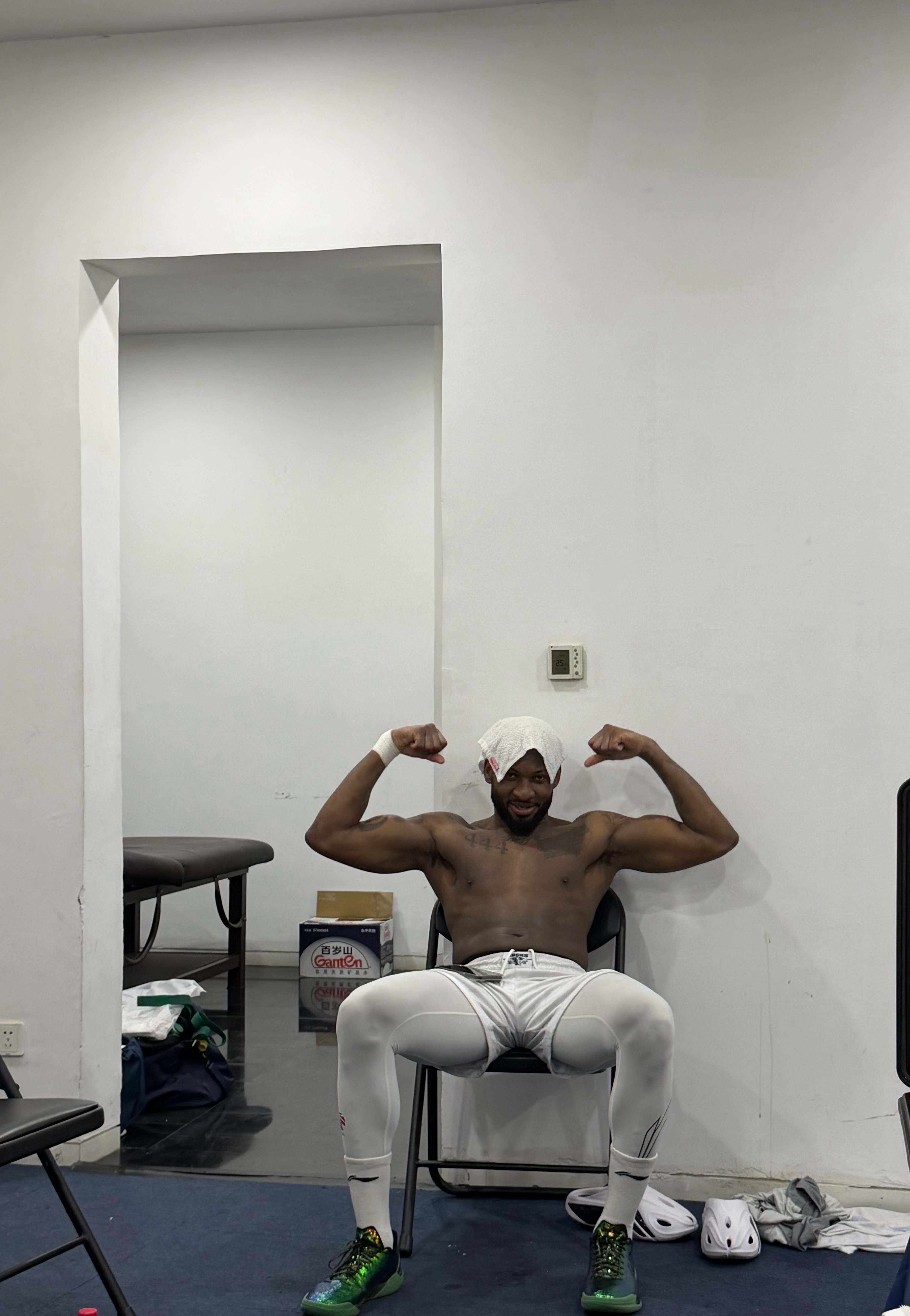 上吐下泻又能怎么样，比赛发烧又能怎样 该站出来的时候一定会站出来