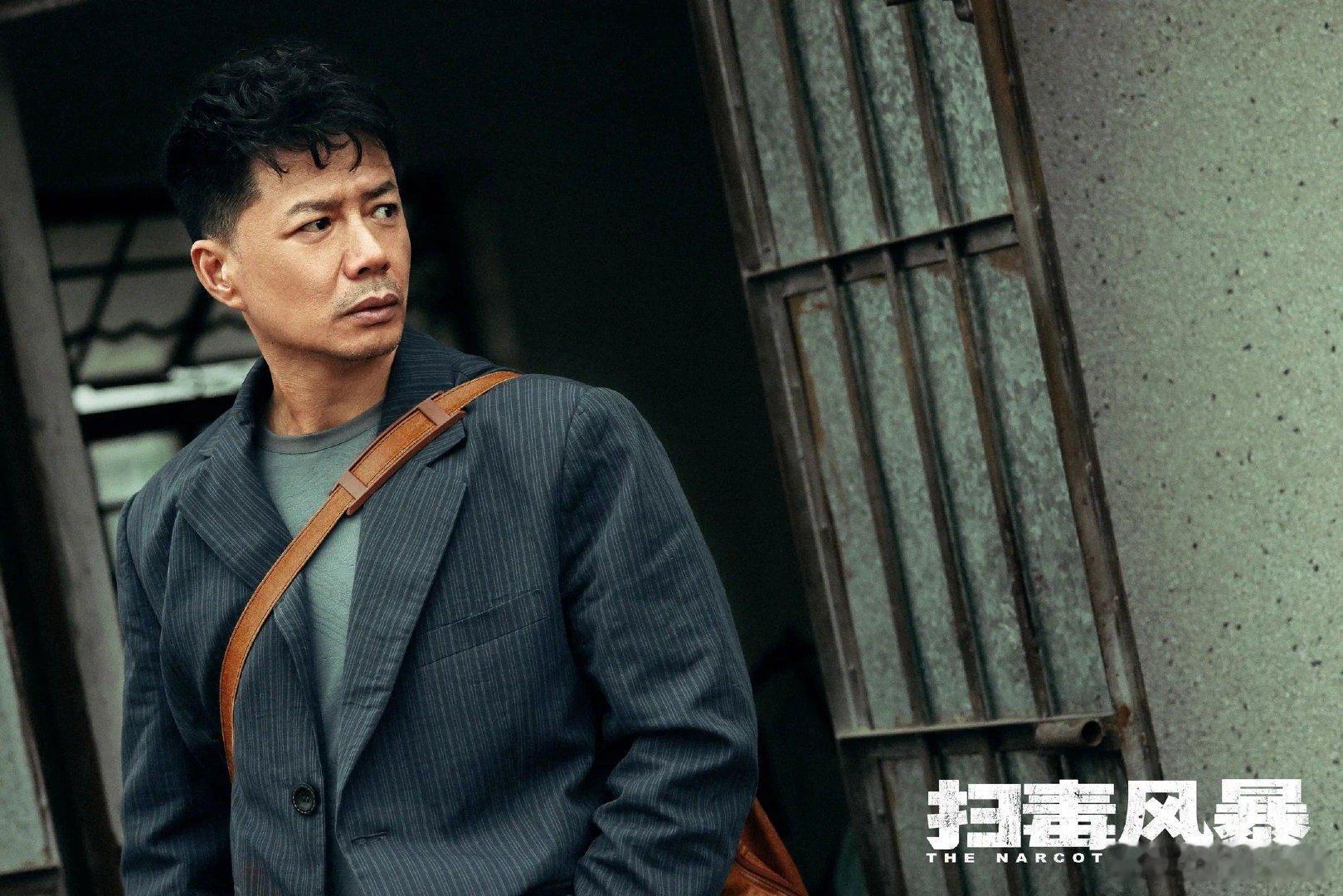 段奕宏一年两部国产犯罪剧 一年两部犯罪剧，段奕宏把警察演活了！一个沉稳追旧案，一