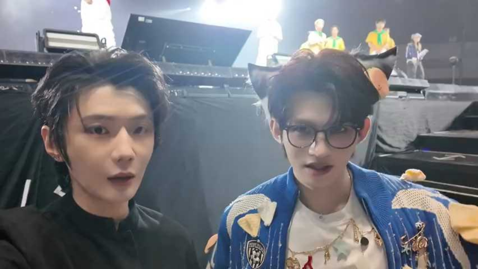 这是我爱的风味，年上成熟稳重的受，看着台上闪闪发光的爱人，好像他怎么胡闹都有人兜