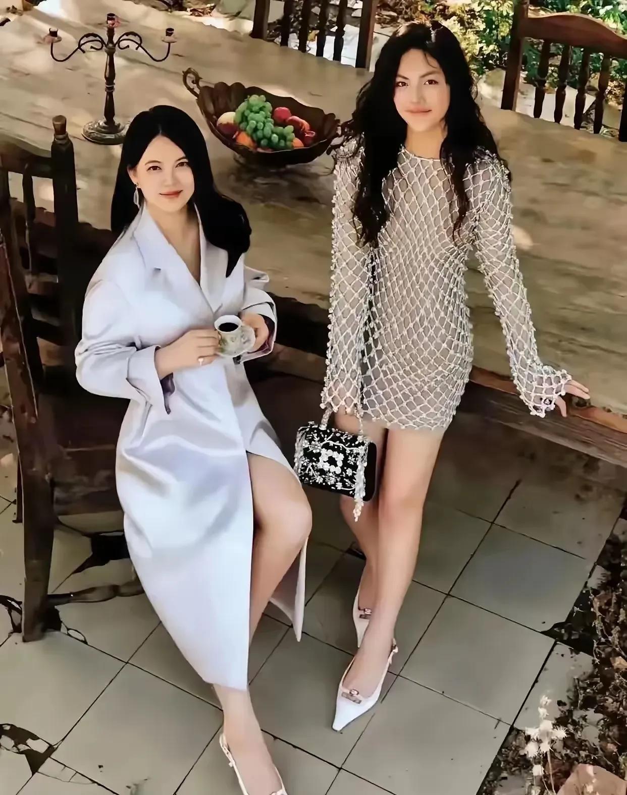 李湘还是把王诗龄还给她爸爸吧！你看看，这么小的年纪就给打扮成这样！成不成熟先不说