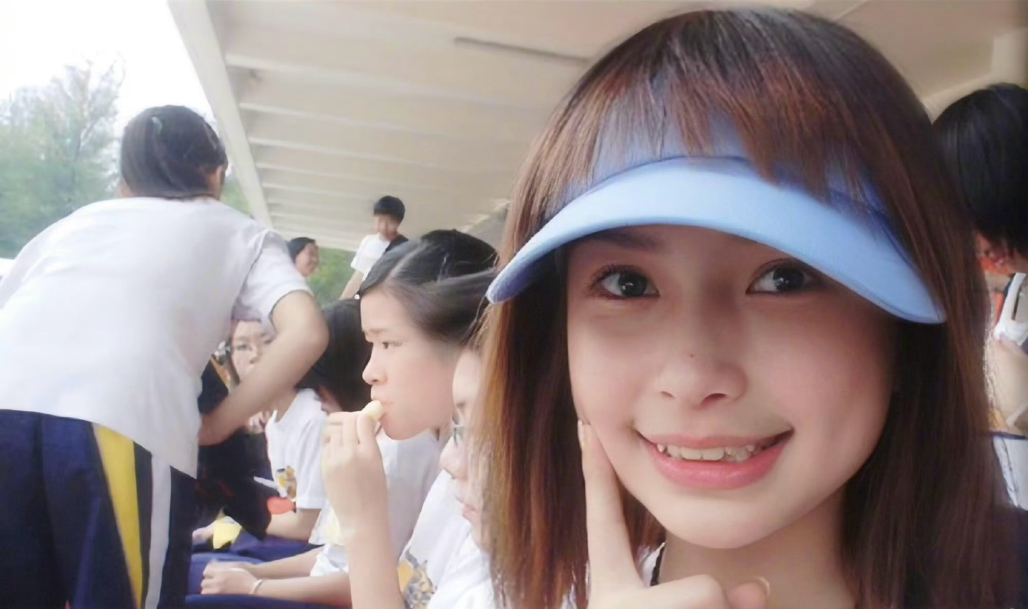 Angelababy13岁旧照 Angelababy13岁旧照📷还是蛮有辨识度