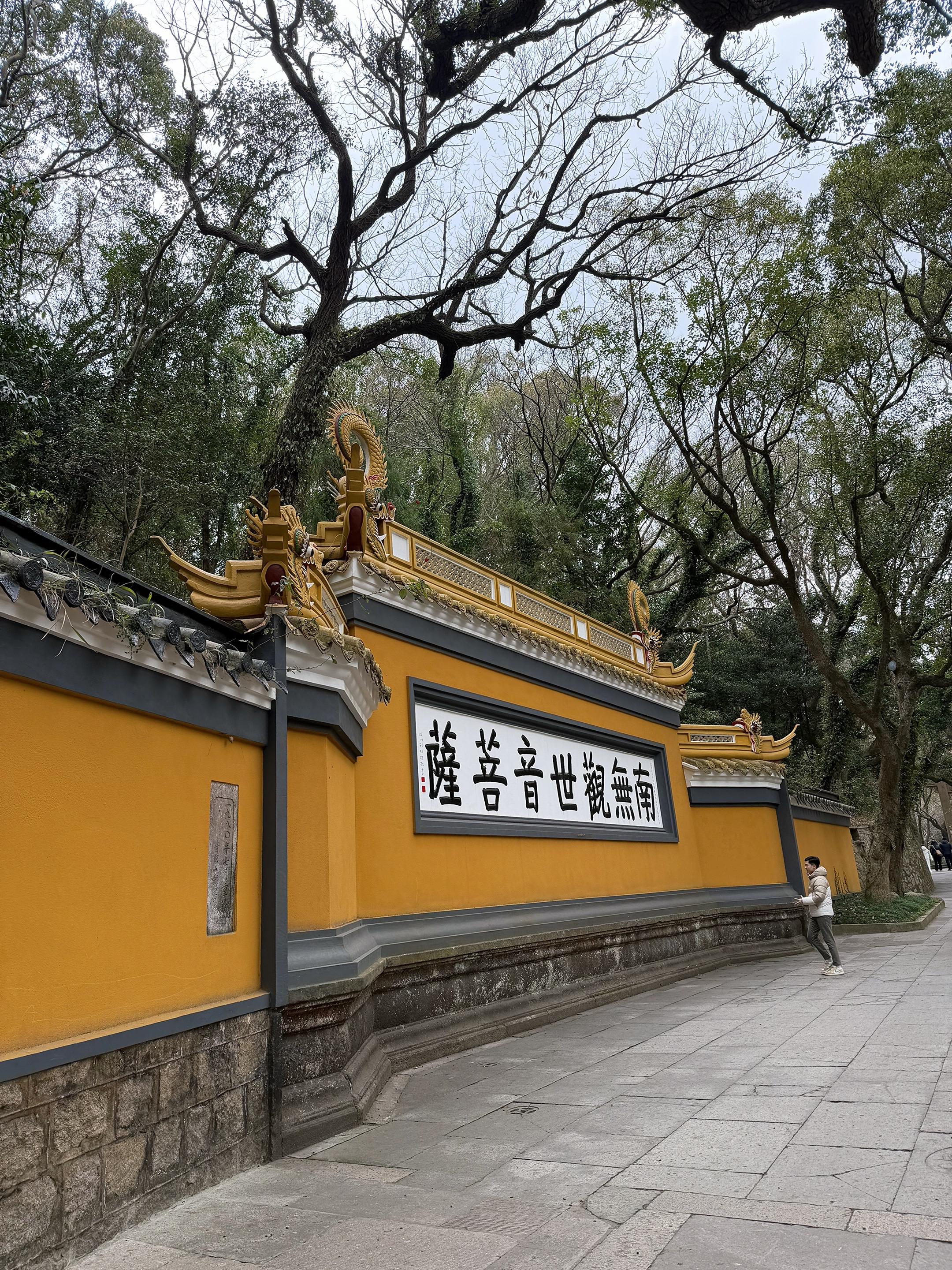 当人群中再没有你想要的东西 你自然不会往人群中挤