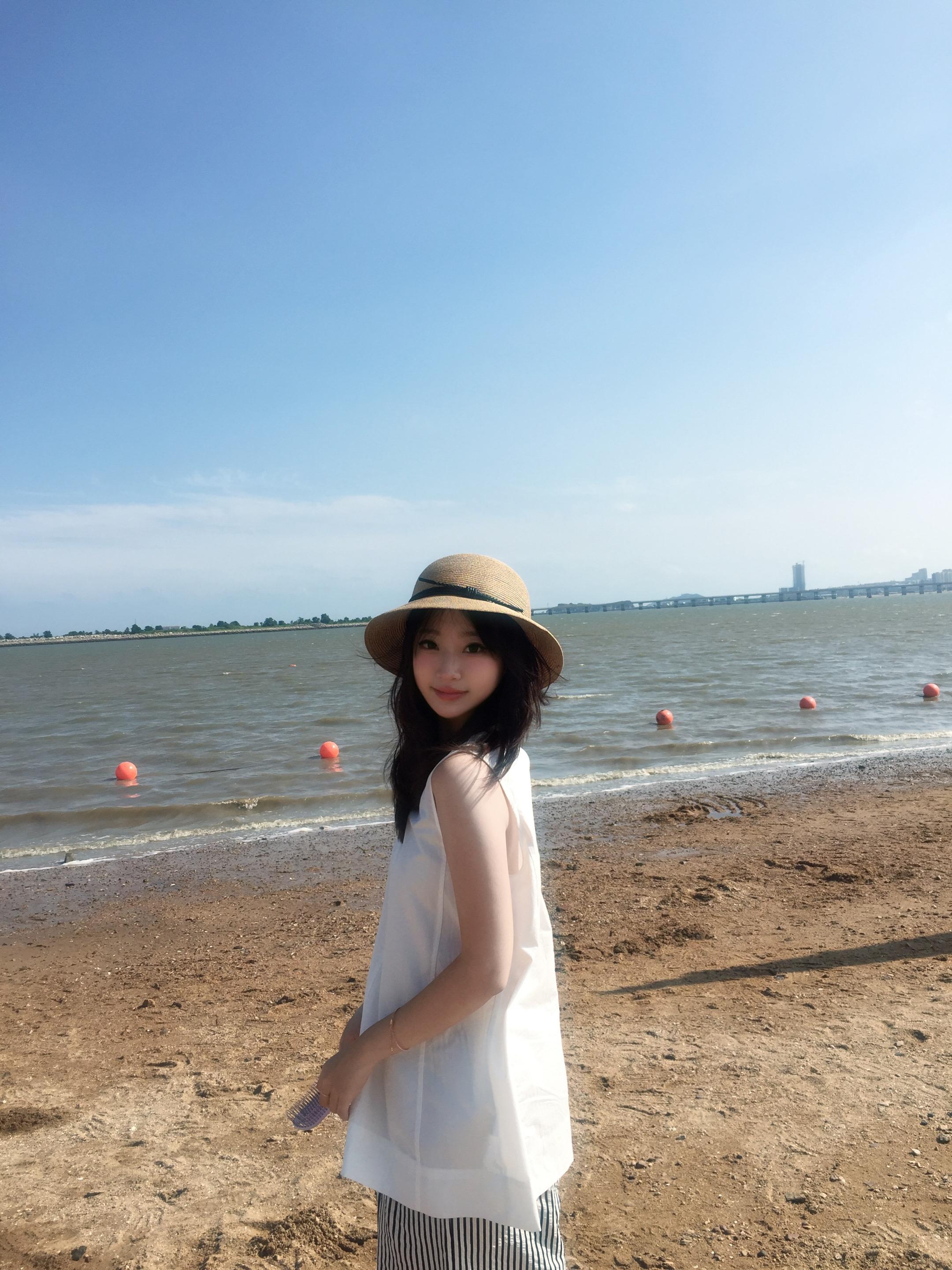 亲爱的 请别仓促的爱上我 那样也太残忍了🏝