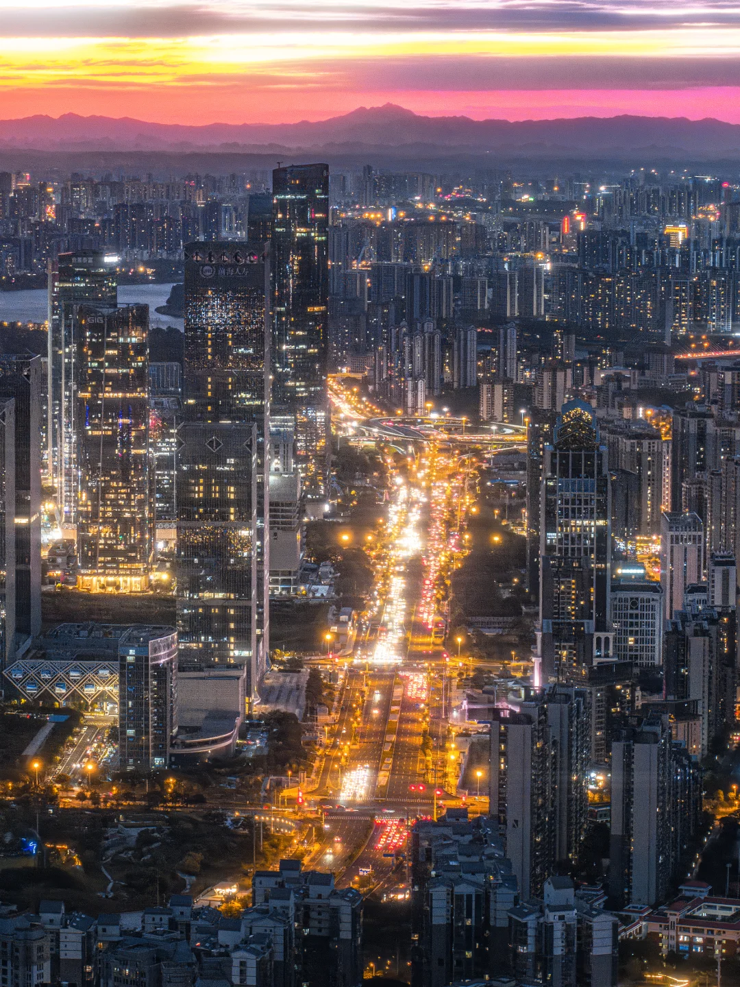 2025与你携手南宁追光而遇，沐光而行