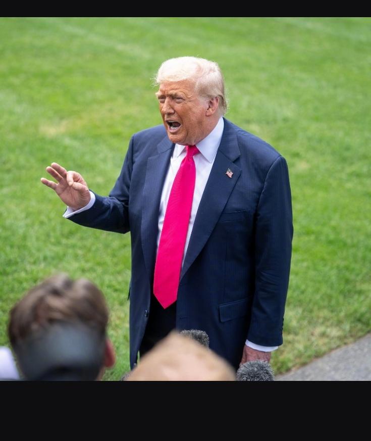 这不仅仅是一次跨国抓捕，更像一盘瞄准全球能源棋局的大国博弈。

表面上看，美军带