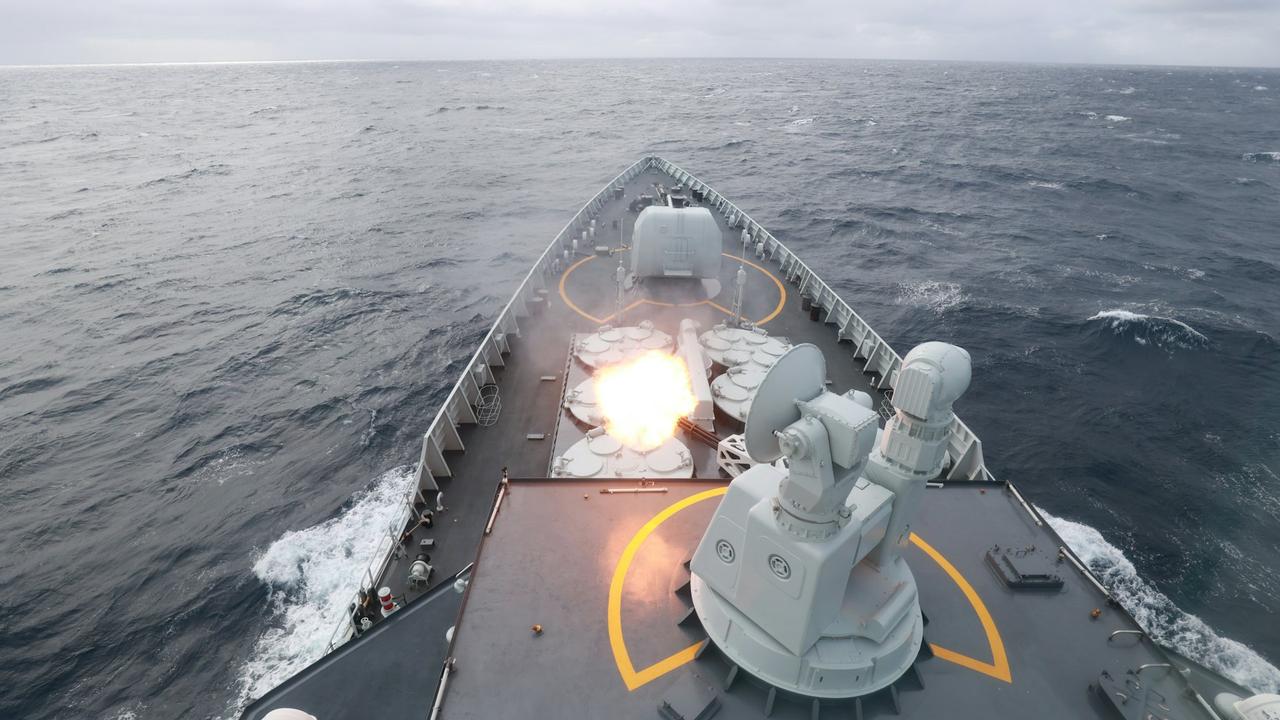 在美国总统特朗普表态“不担心”解放军围台军演后，日本高市政府终于低调表示了所谓的