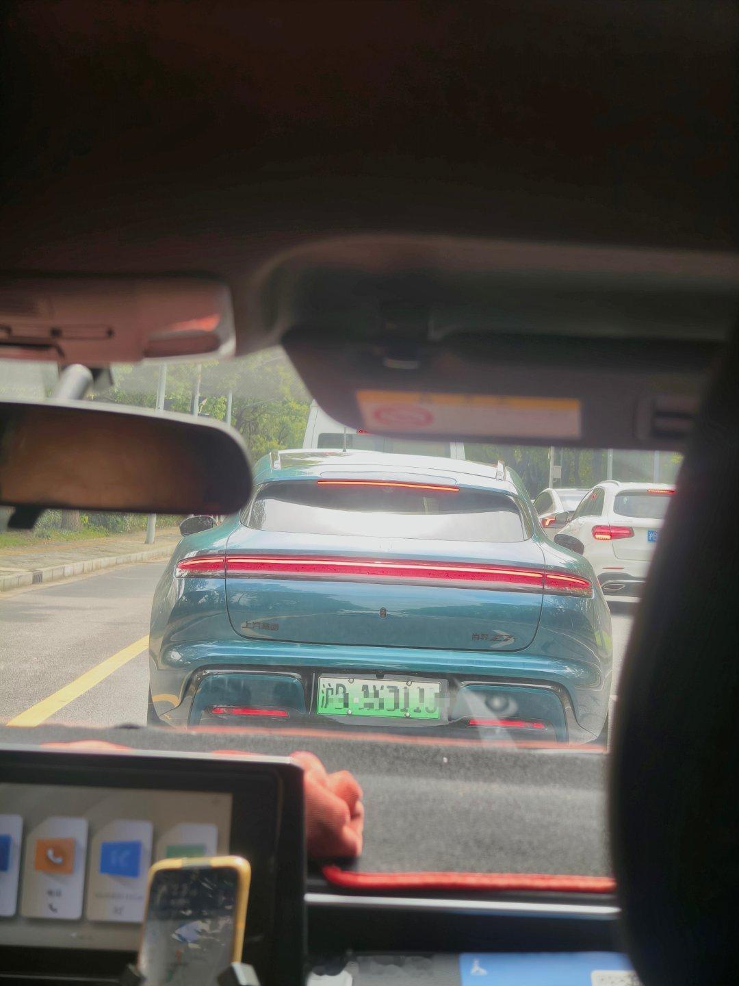 遇到一辆尚界Z7T。 