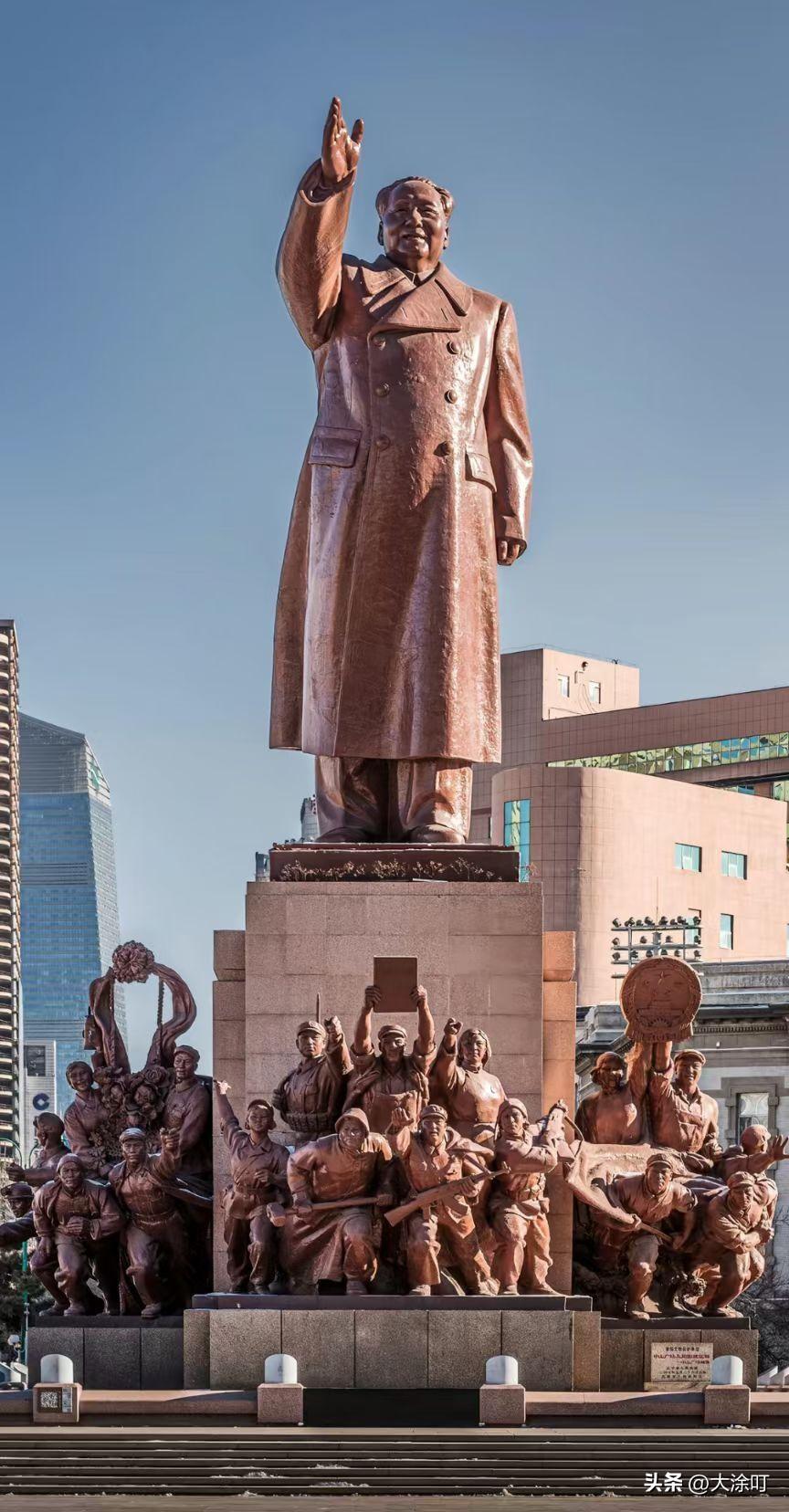 爷爷我们时时刻刻怀念您！伟人 怀念领袖毛主席 
 请用一句话概括毛主席的一生 毛