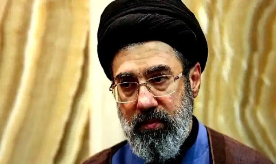 特朗普渲染内斗，伊朗反驳，压力巨大但不会妥协。中国一语定乾坤，说透了现在最紧急的