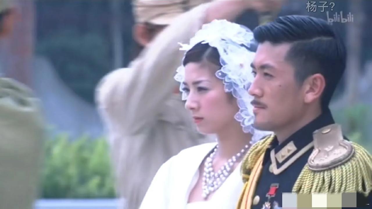 原来杨子还和黄奕搭档拍过戏，两人在戏中还有各种亲热戏，我还以为他只是跟黄圣依拍过