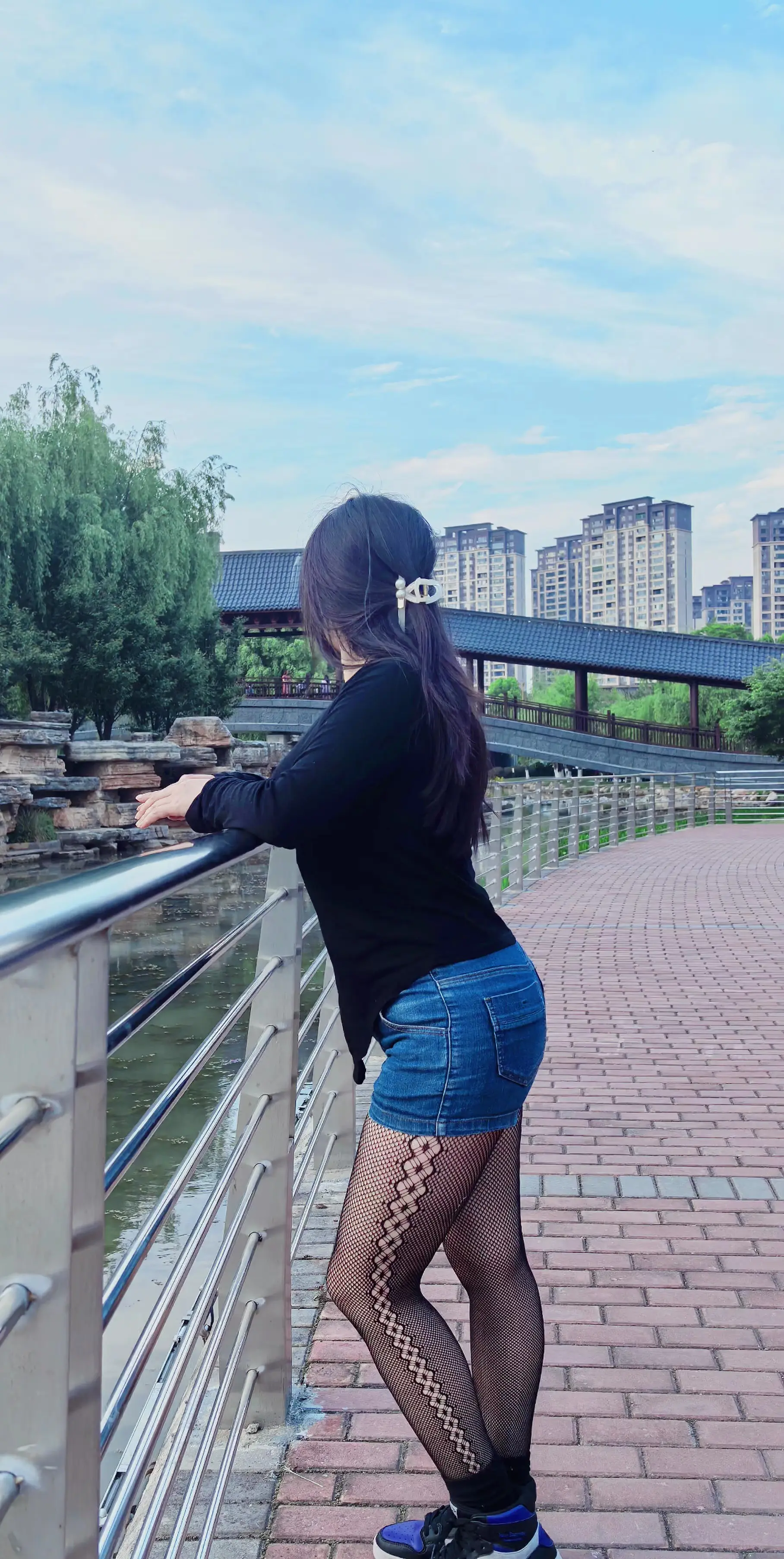 热天有蚊子🦟，所以穿上了袜子😃