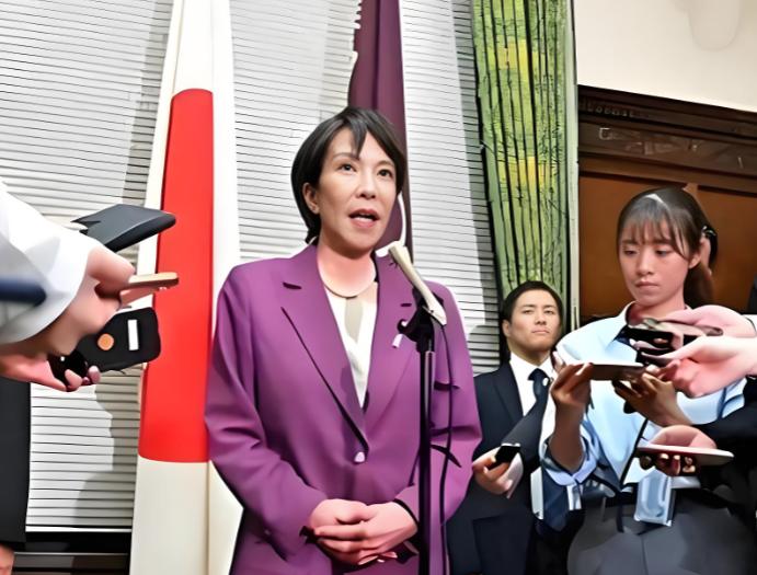 就在刚刚，

日本首相高市早苗正式宣布，

1 月 23 日上午，日本首相高市早