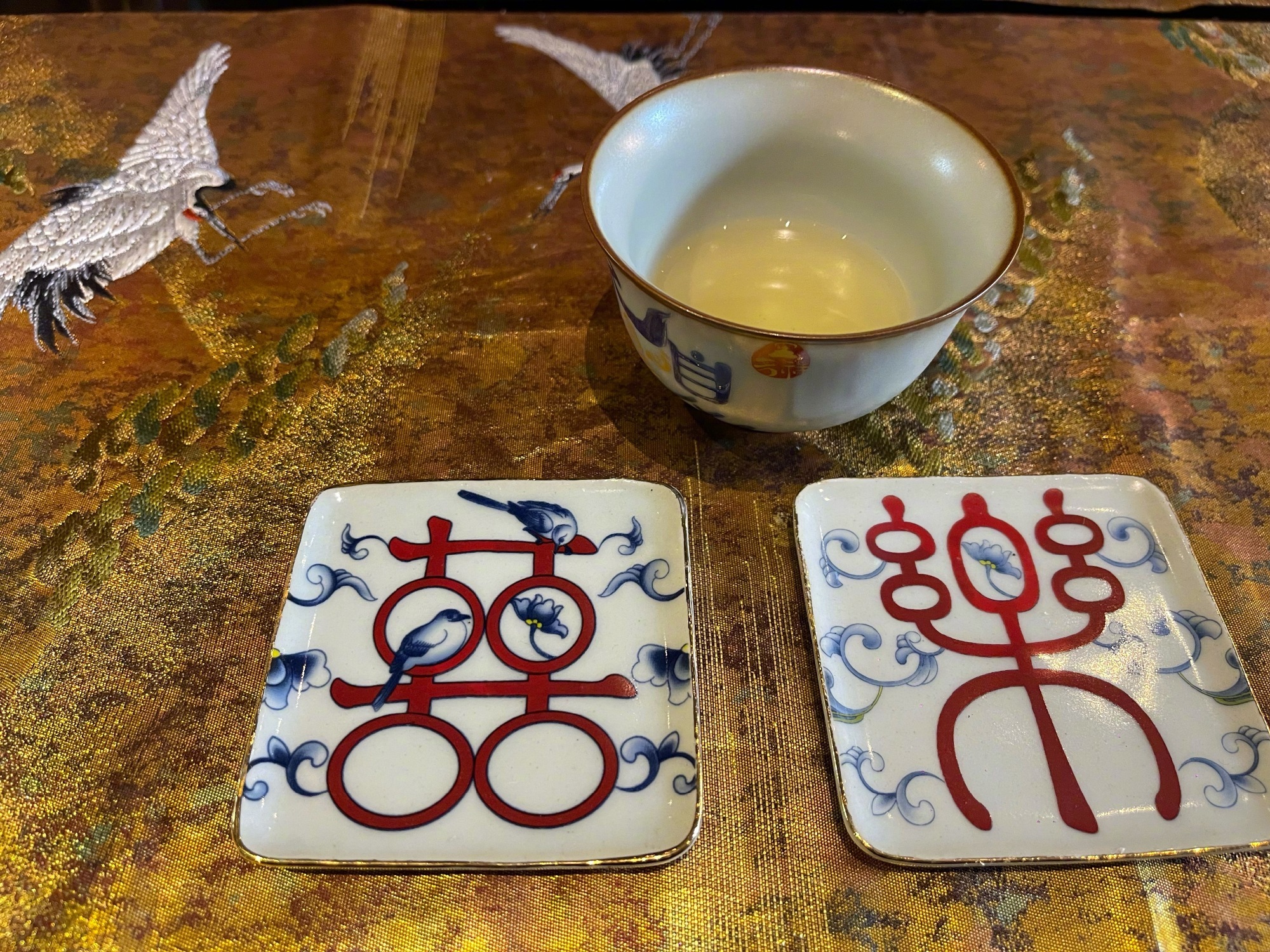 人一旦发现自己的感觉和感受，其实完全可以与世界没有关系；与别人没有关系；与自己的