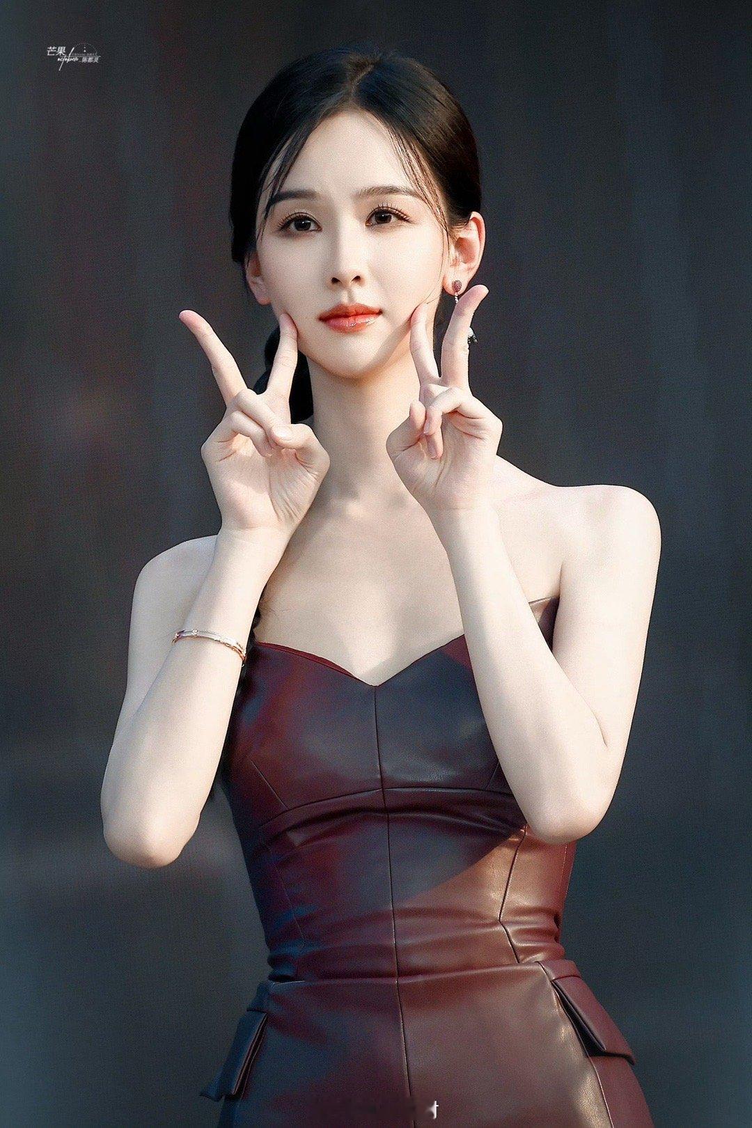 陈都灵[爱你][锦鲤附体][锦鲤附体][色][色][色][色][色][色][舔屏
