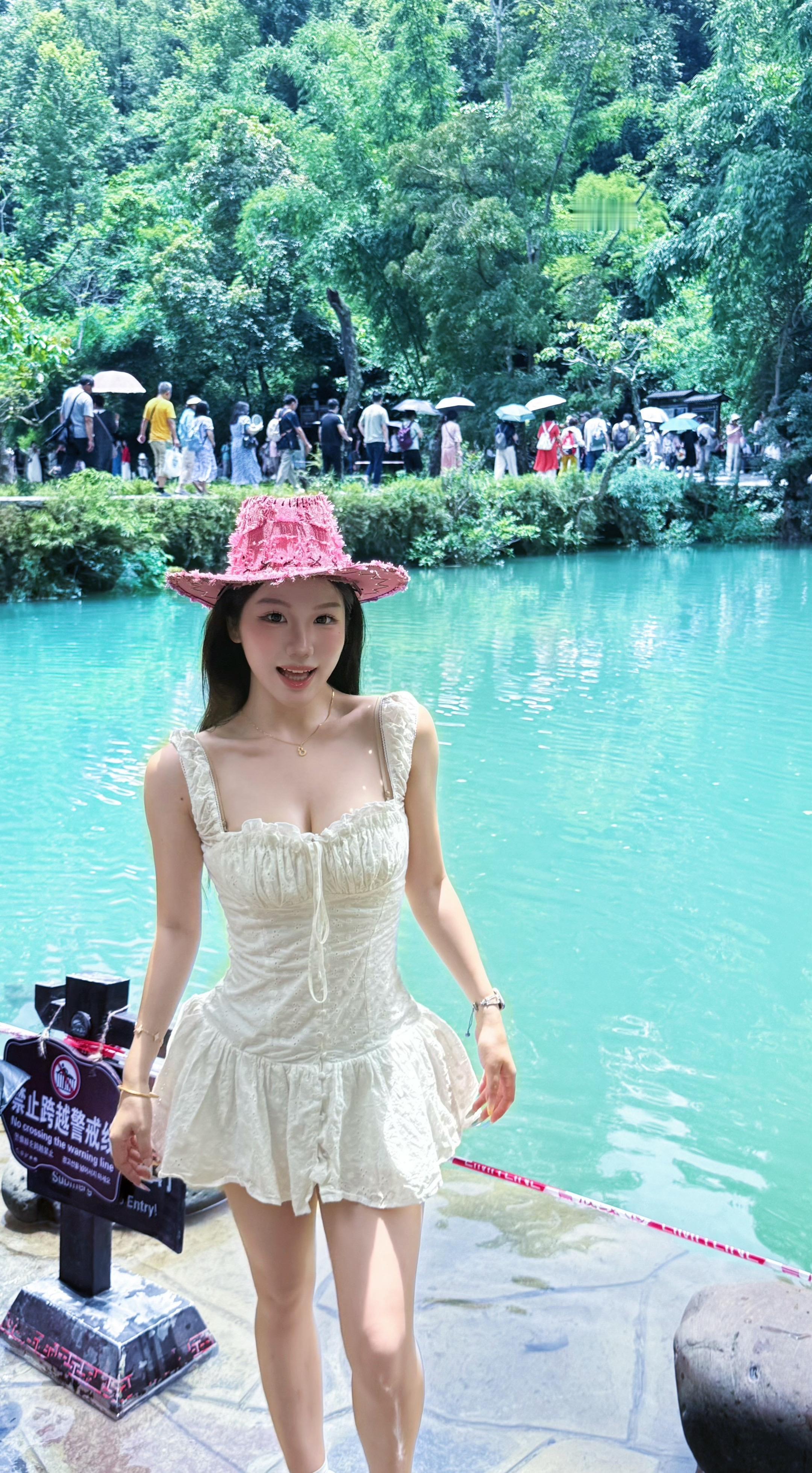 为了稀释夏天 人们总会聚在水边