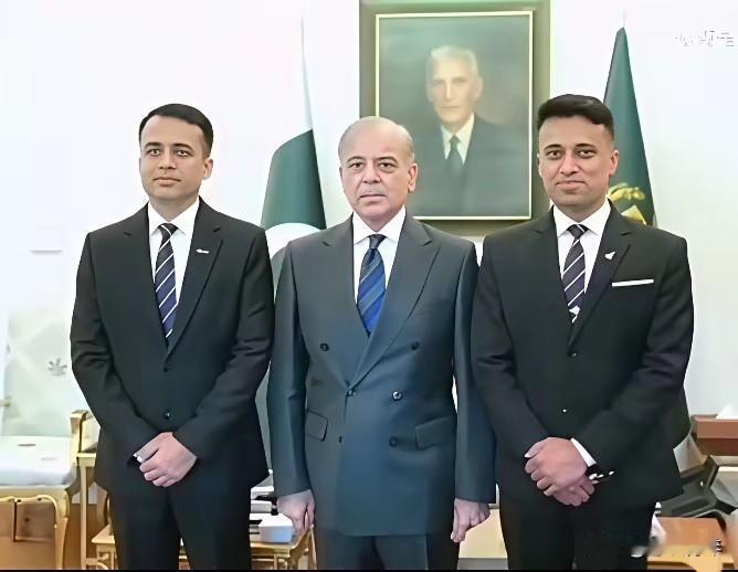 巴基斯坦总理夏巴兹接见两名通过中国选拔的巴籍航天员，面授机宜说了什么？

4月2