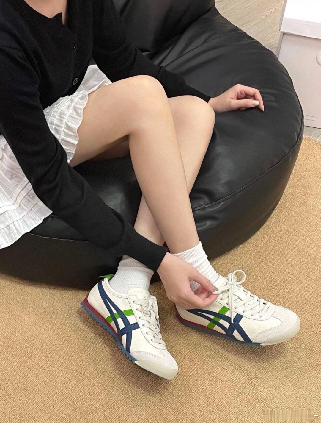 放弃不难，但坚持一定很酷 