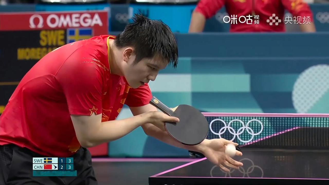 樊振东连胜三局，大比分3-1，距离金牌只差一局。拿下了金牌，也就意味着樊振东集齐