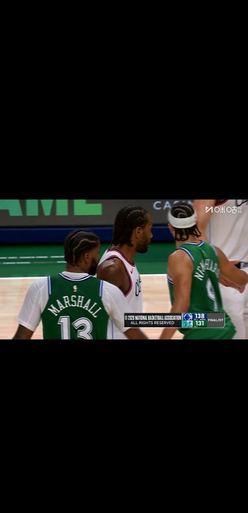 快船加时逆转，终于止住连败。
 
之前有人喷加兰关键时刻独，不传伦纳德还失误多。