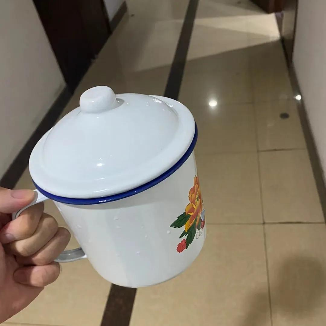 今天休息，马上就要过年了，在家好好收拾一下屋子，翻箱倒柜，好久没有这么勤快过了，