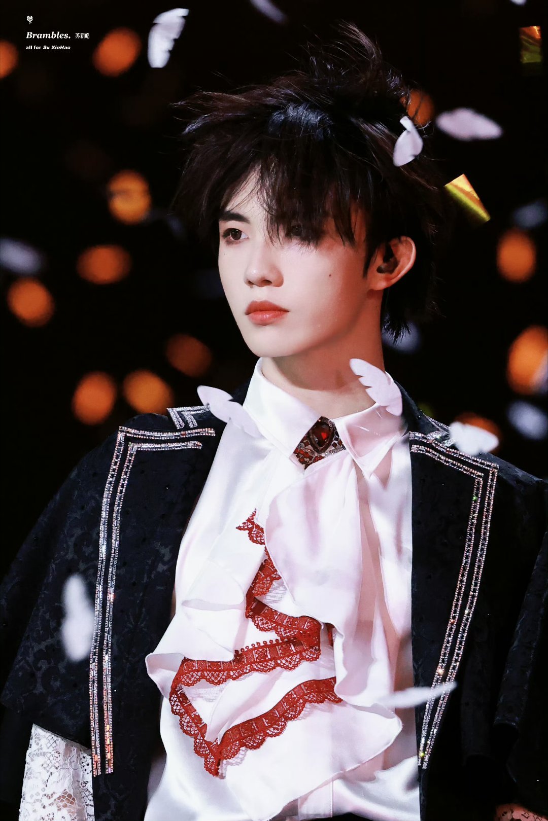 苏新皓站姐神图有了好坚韧的眼神！！！！完全小王子本人 ​​​