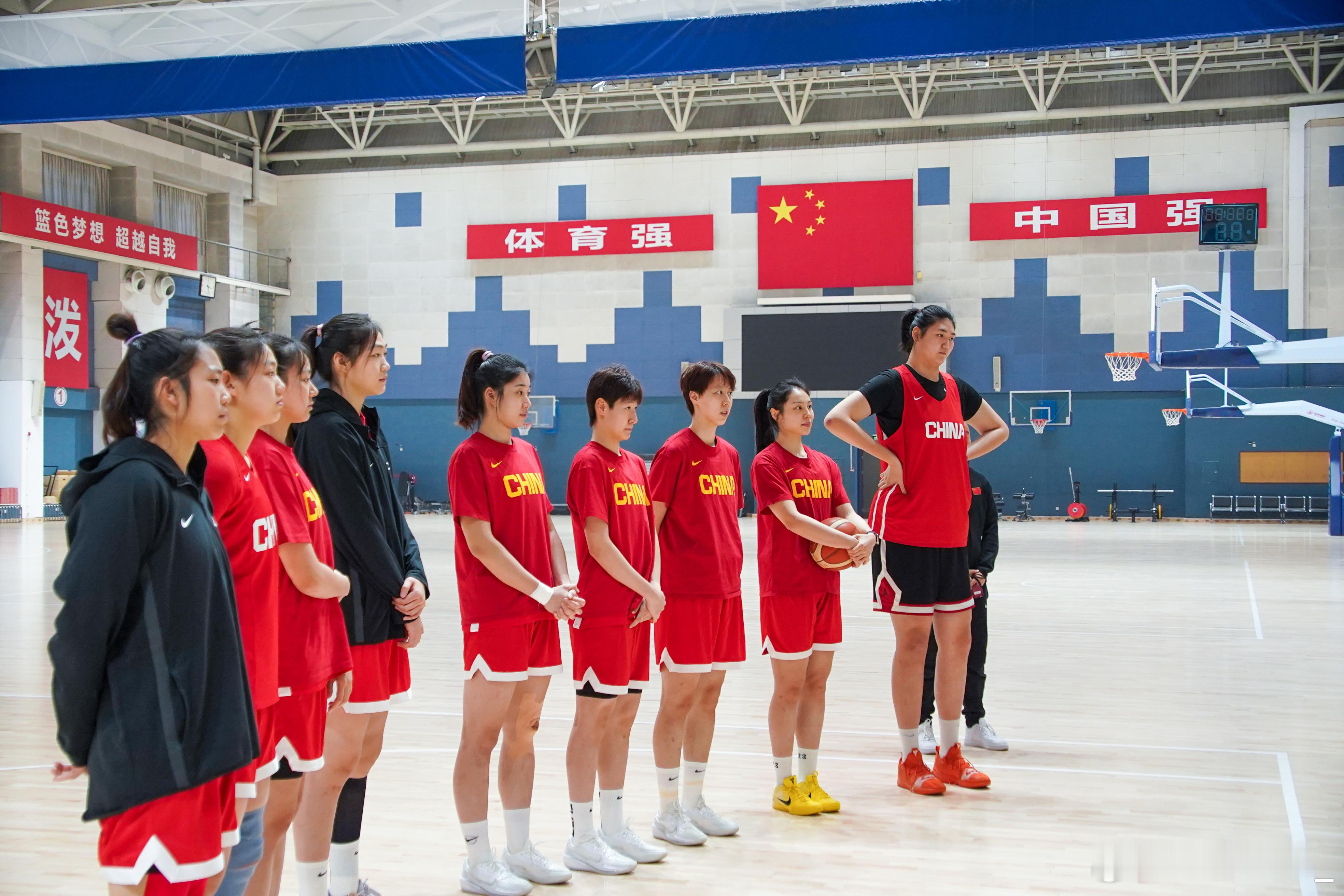 【中国女篮特训营临近尾声 国家队集训进入倒计时】为期近四周的2025 年中国女篮