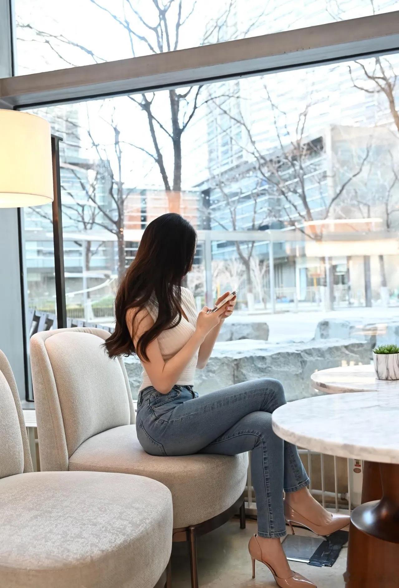 牛市就是这样，大盘涨的时候你的股不涨，大盘跌的时候你的跌大概率要跌！牛市不划算，