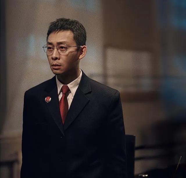 《以法之名》大结局，看得我手心出汗，我被洪亮的勇猛震撼了！         洪亮