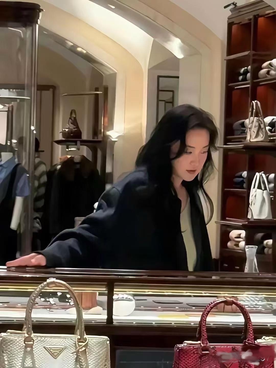 贾玲已经完全是另外的人了，现在好高冷 