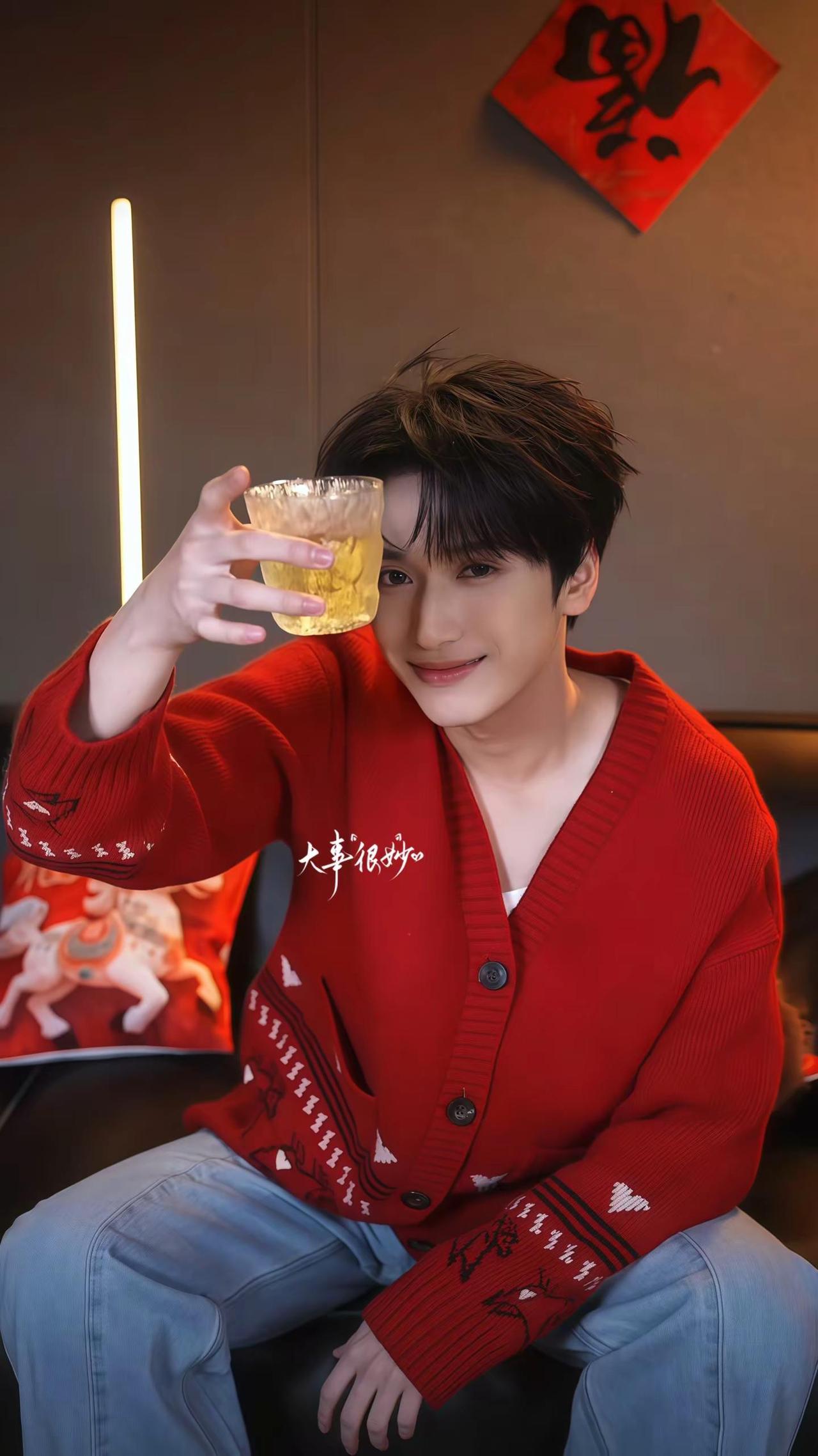 我的酒量是两杯威士忌酸和你喊我的名字