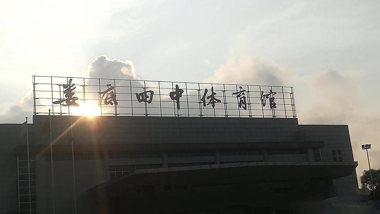 马上取消中考，不用考试，直接上高中！这是真的吗？最近湖南家长圈炸了锅，
 
娄底