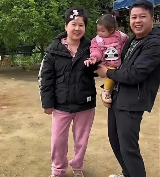 广西一男子不顾一切迎娶患癌女子，花光200万积蓄为她治病，谁料，3年后，女子还是