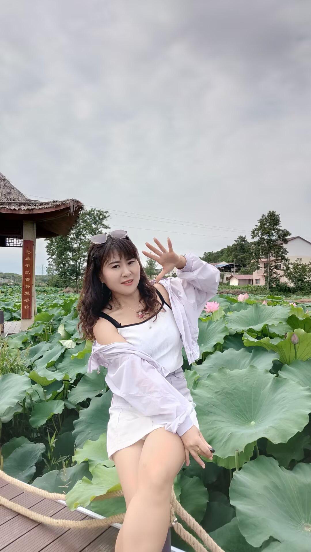 是谁在耳边，说爱我永不变……