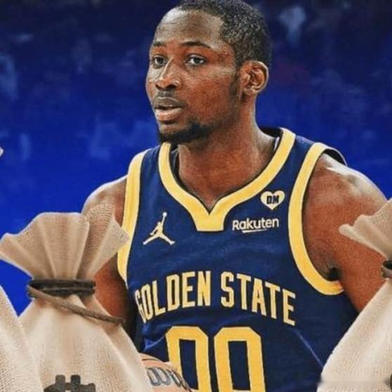 《主动闹着要走，库明加却躺枪受伤，厄运提前来临 倾情拒绝豪门厚待，库明加一瘸一拐