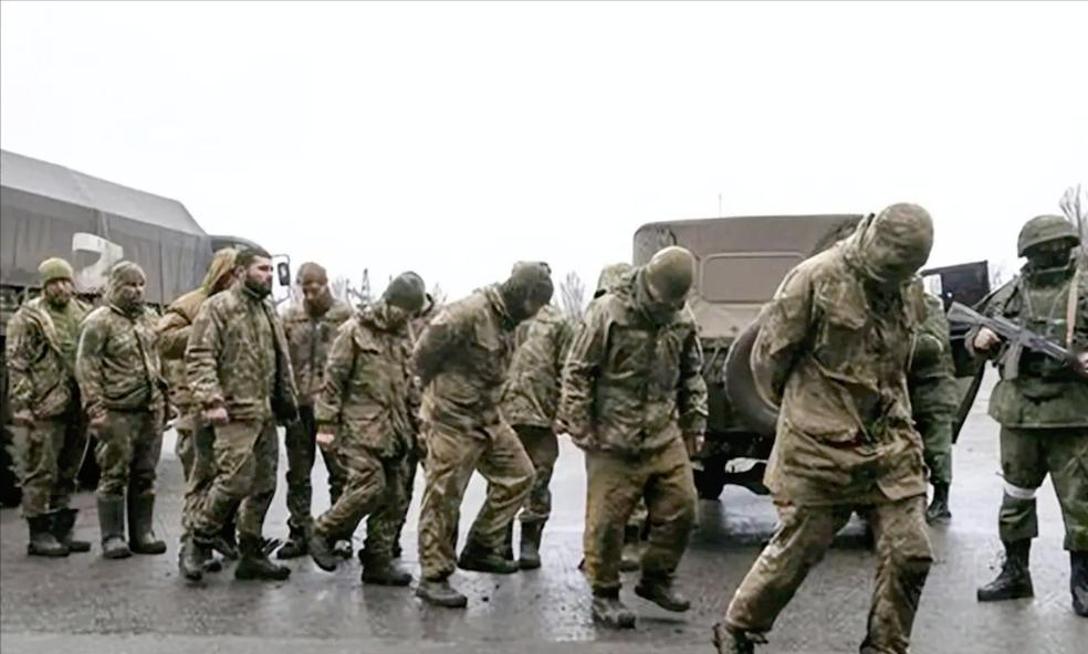 真相太扎心了，俄乌打了快四年，新任国防部长当众承认已有20万乌军士兵没打一声招呼