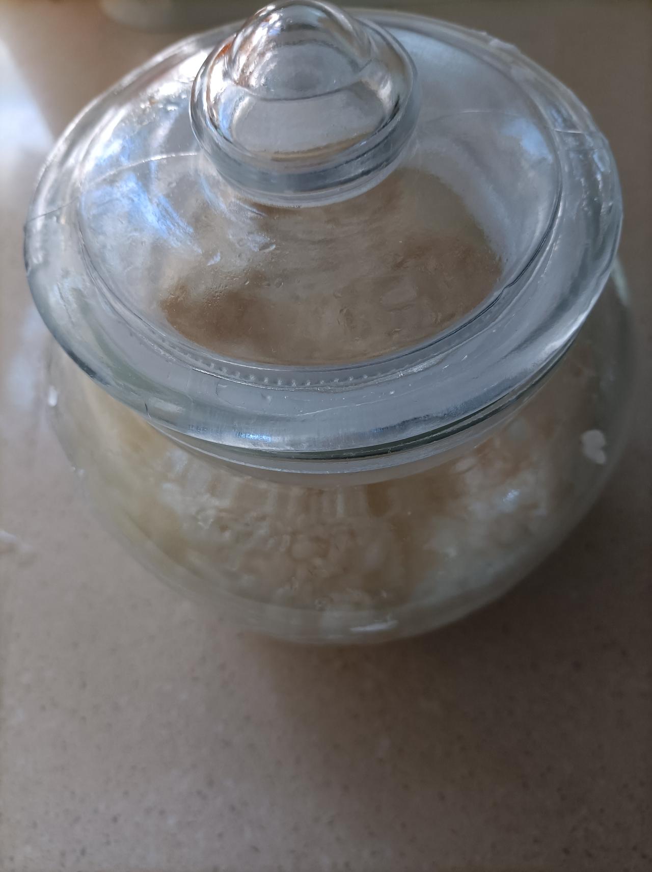 大家早上好，今日分享一下一道美食，鸡蛋甜酒酿，这个东西在我们老家是女人做月子时吃