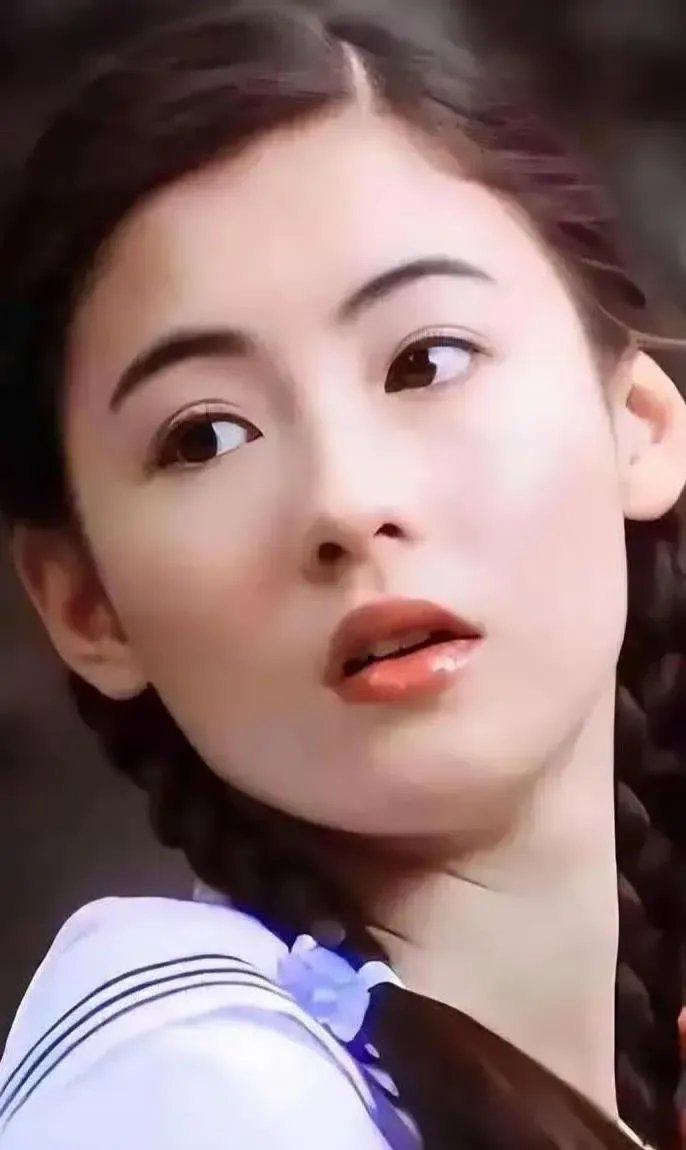 张柏芝的三个儿子一直是媒体关注的焦点，但这位母亲始终以保护孩子隐私为先，展现了为
