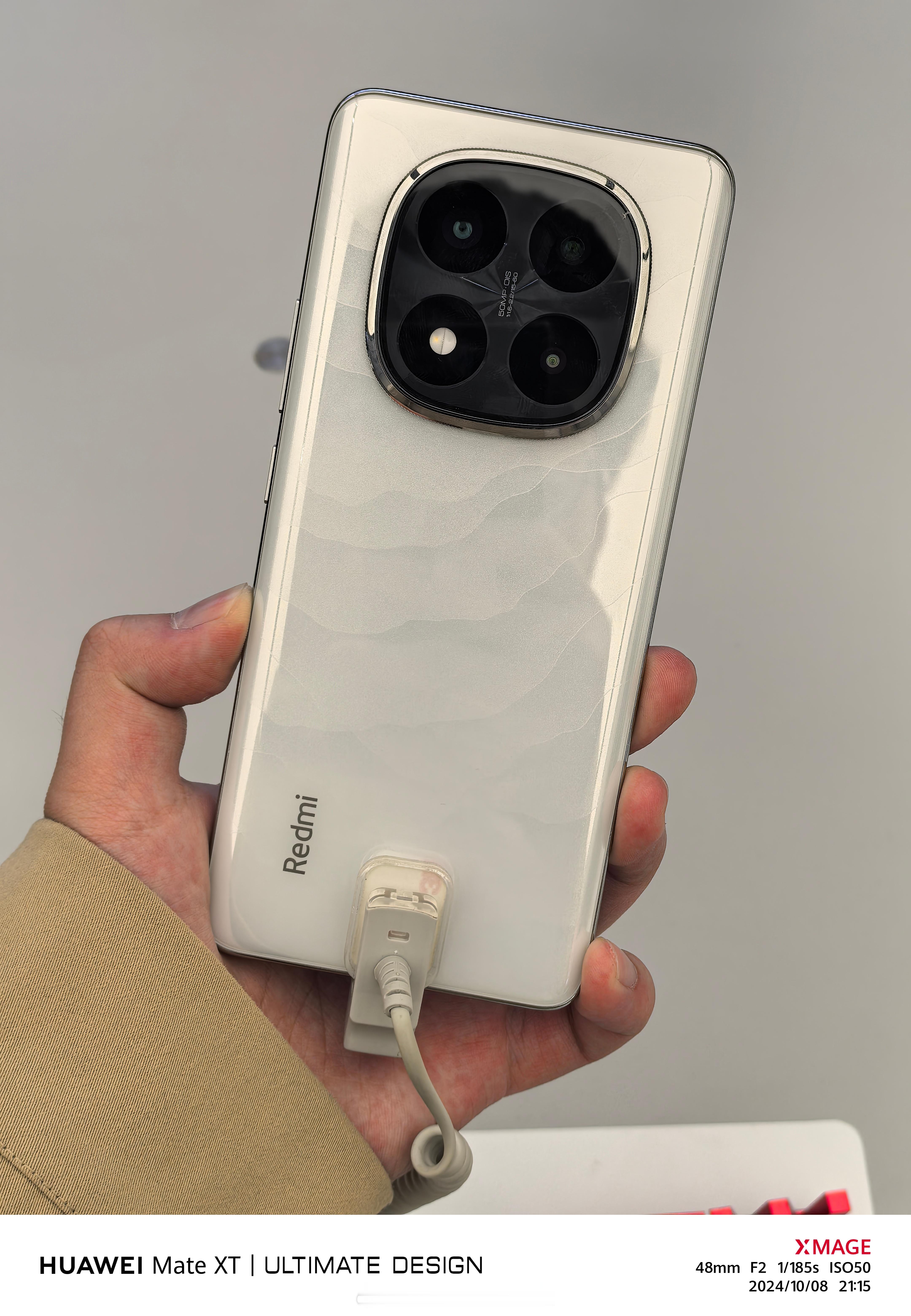 第一次见Redmi Note14该说不说，这玩意儿但凡换个金属边框，就是顶级旗舰