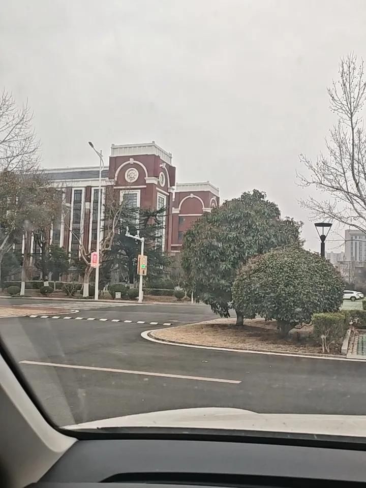 上班咯，上班咯，
假期综合症还没有消退。
就要投入到紧张而又繁忙的工作中