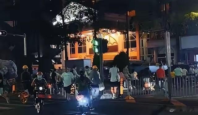 中国人容易被电诈盯上是有原因的

有越南人直接说出了实话，为啥电信诈骗总爱盯着咱