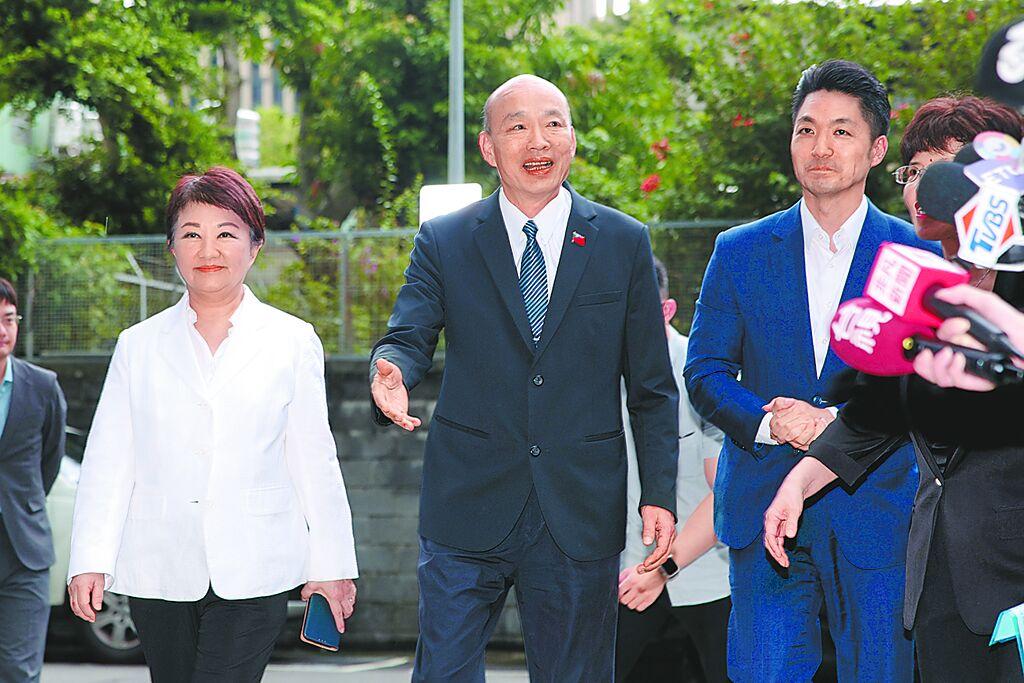 卢秀燕这回把底牌亮出来了。
8月20日，台中市长卢秀燕当着韩国瑜、蒋万安的面，直