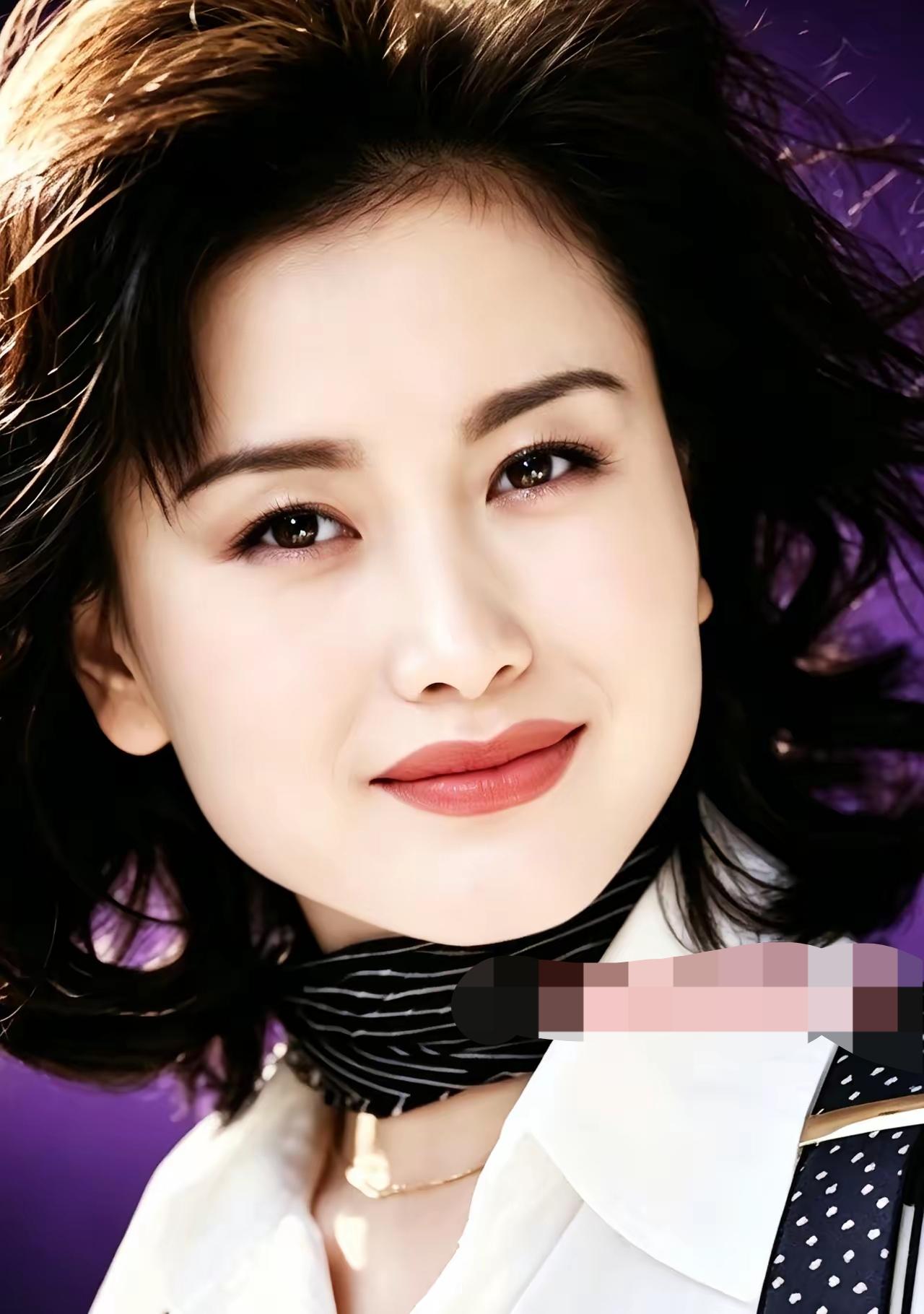 猜猜她是谁？有个性，实力派演员，少有的女强人，也是一个美女。