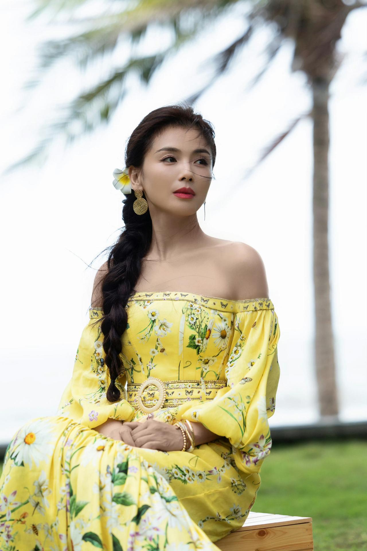 的美丽源于岁月的沉淀，年轻时并不是特别惊艳的她，如今是真的好美😍