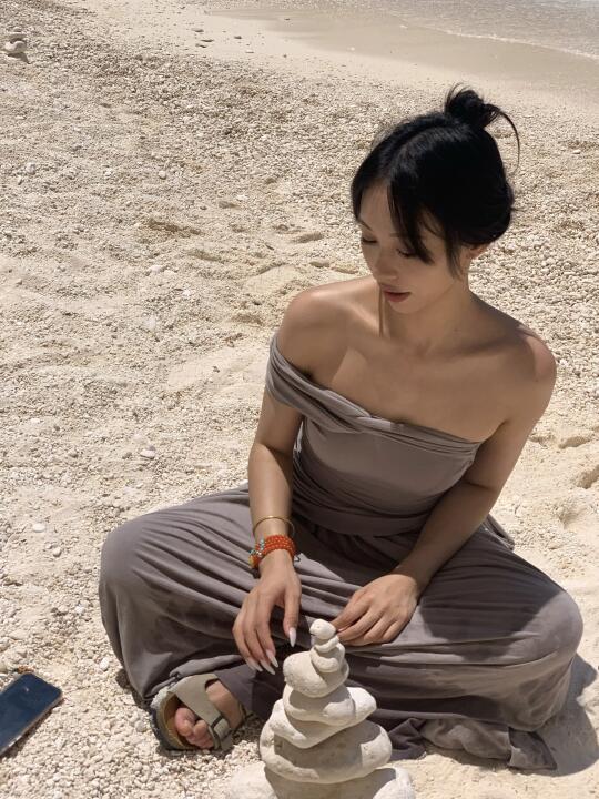 🐚在海边晒黑到更换人种了