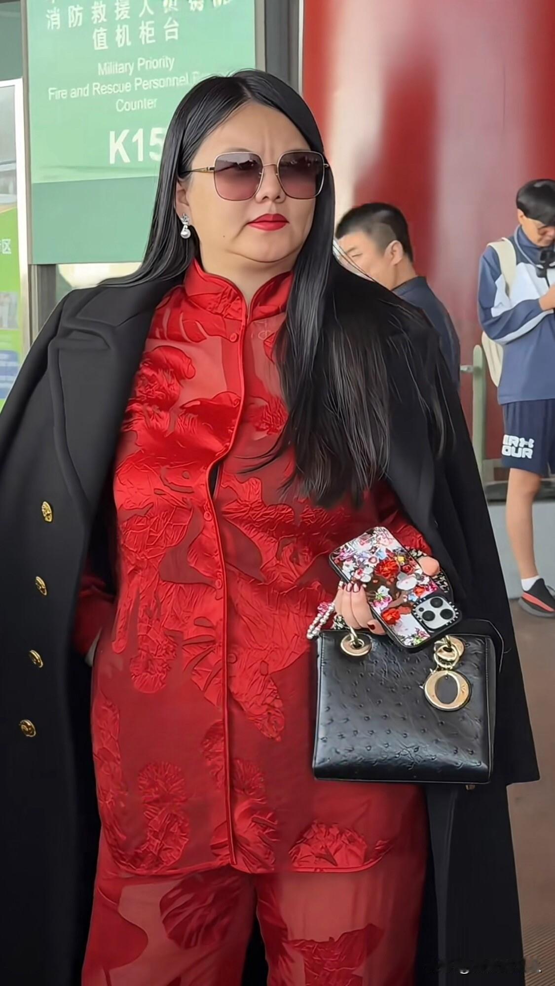 这是谁呀，感觉眼熟就是想不起来